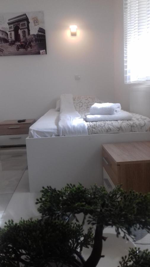 Mesecev Konak Bed & Breakfast Nis Exterior photo