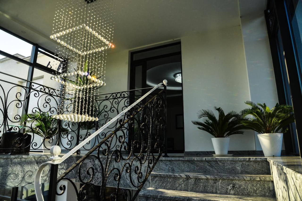 Mesecev Konak Bed & Breakfast Nis Exterior photo