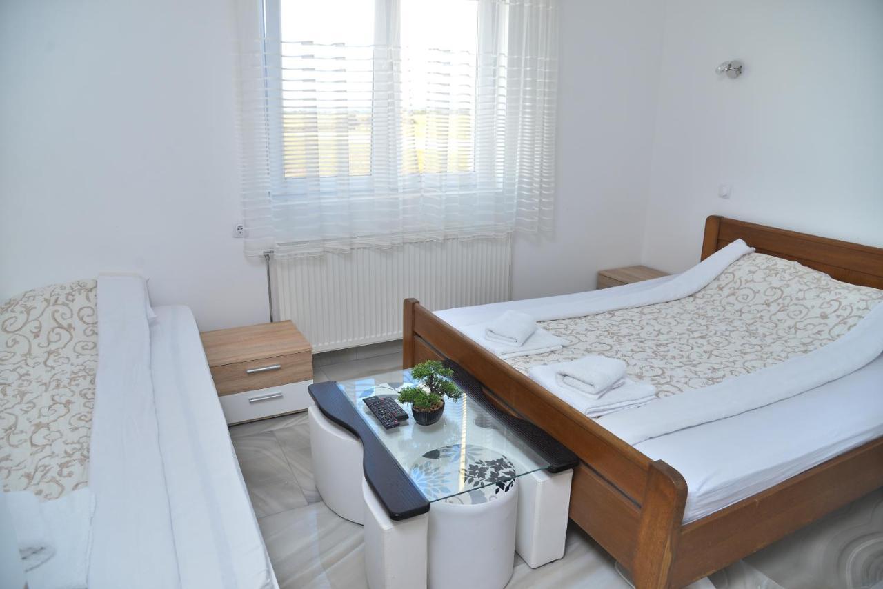 Mesecev Konak Bed & Breakfast Nis Exterior photo