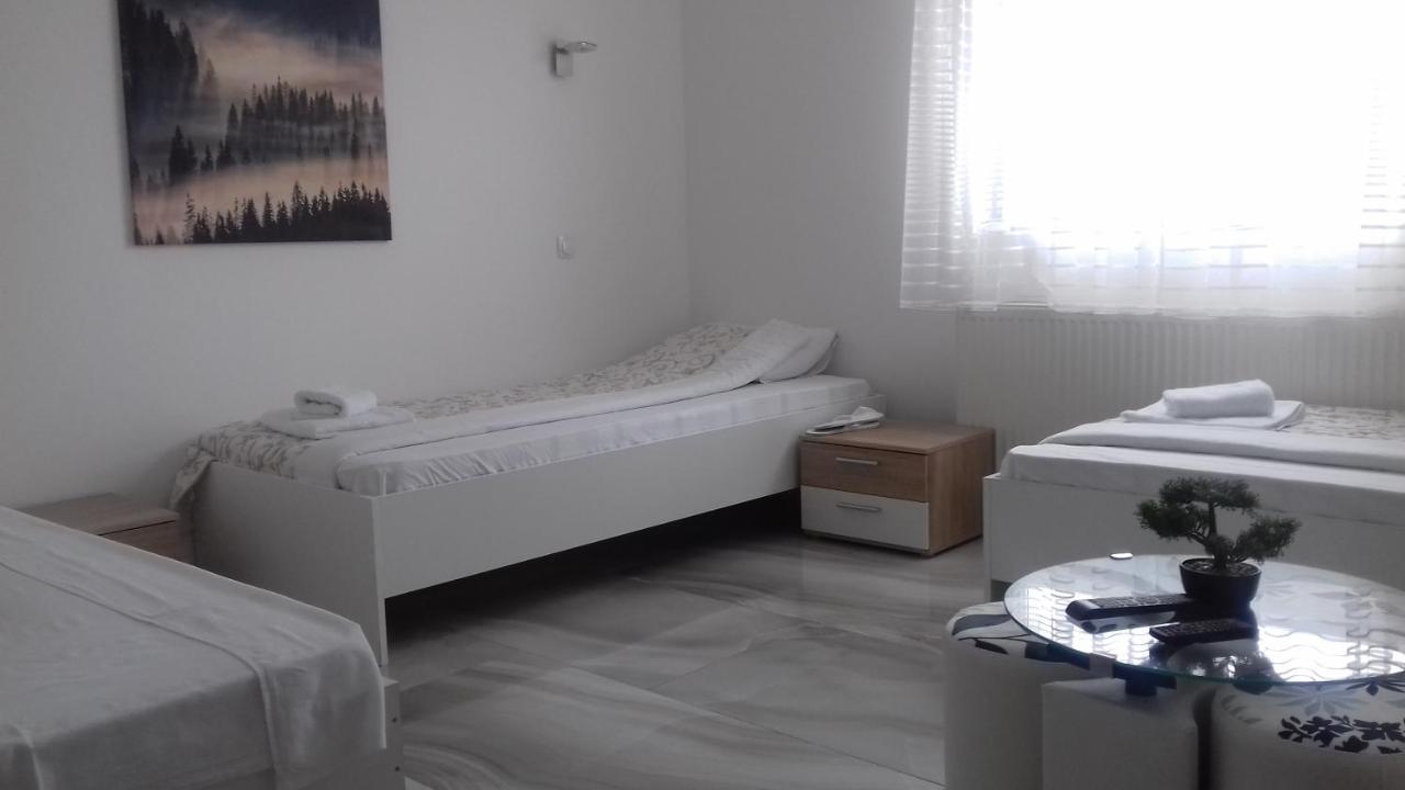 Mesecev Konak Bed & Breakfast Nis Exterior photo